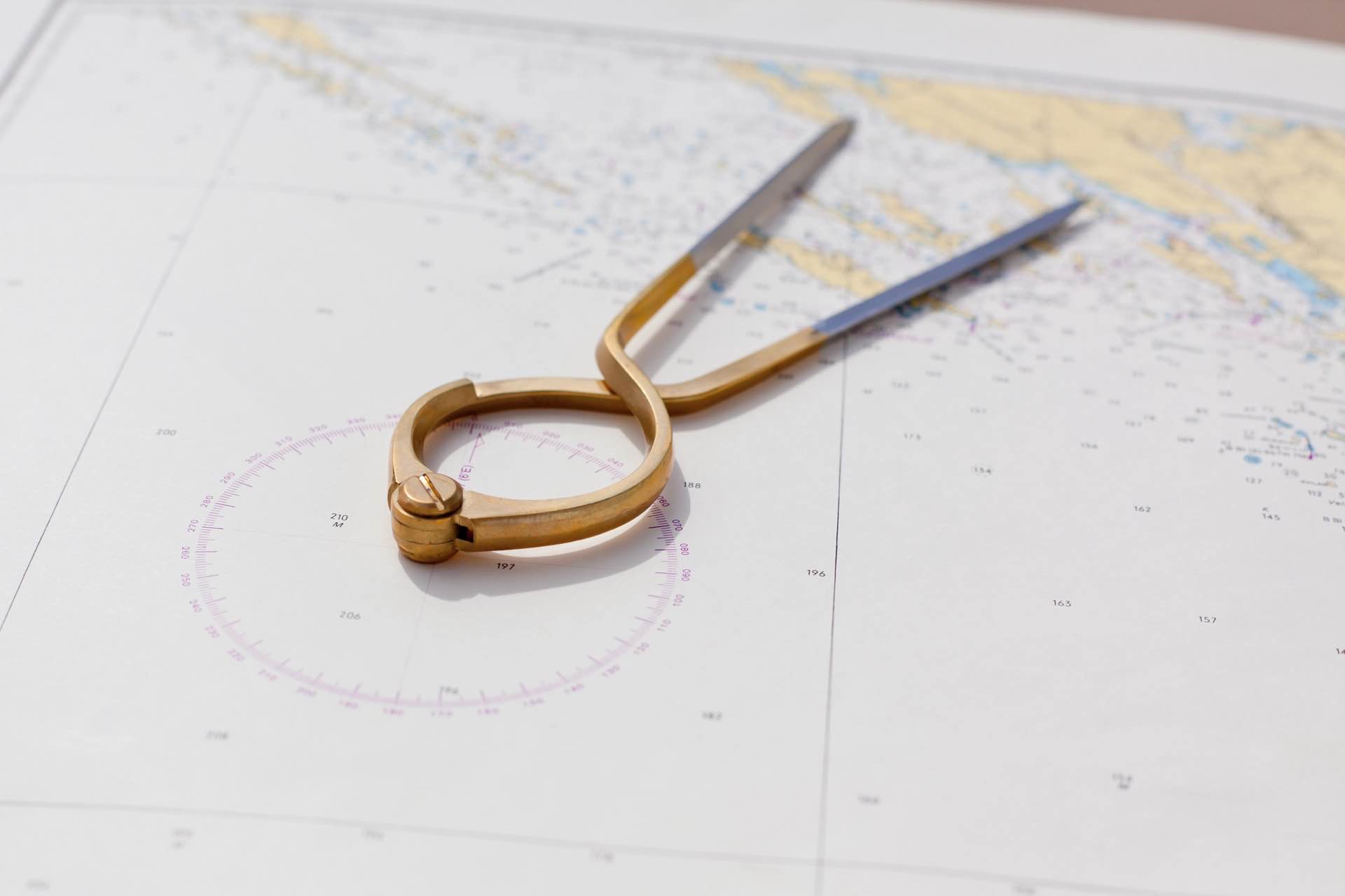 Stages hauturiers : une formation essentielle pour maîtriser la navigation en haute mer